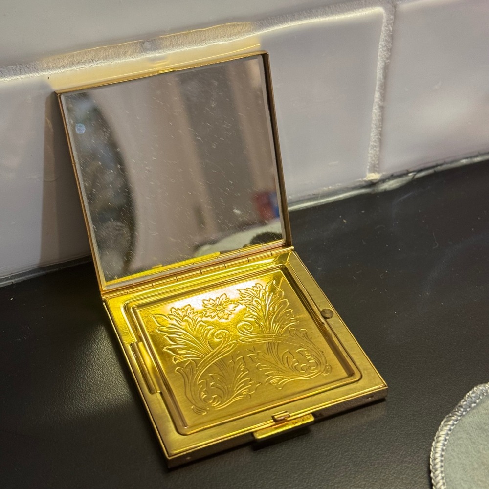 Fifth Avenue Powder Compact Womens Small Gold Floral Etched Vintage Mirror Puff
